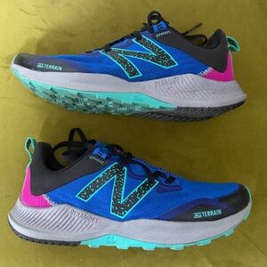 New Balance Women's Blue Teal Pink Trail Running Shoes